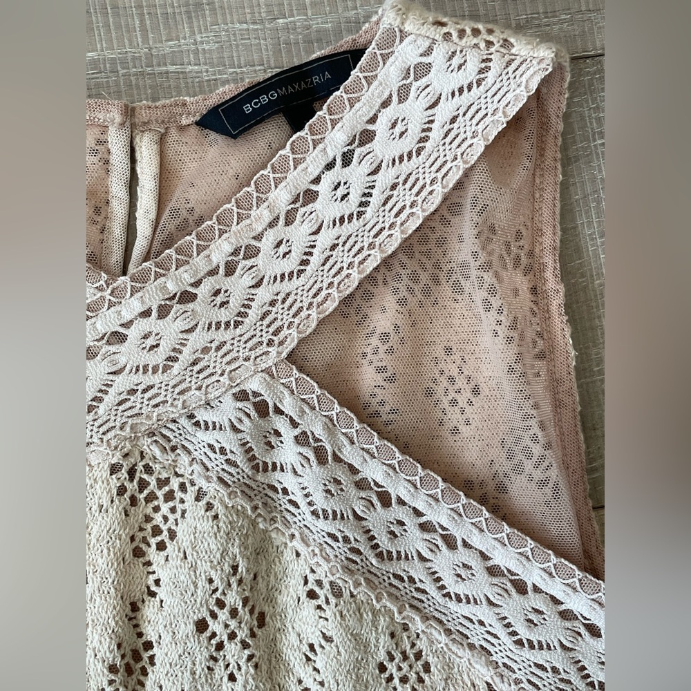 BCBGMaxAzria Cream Lace Tank Top (S) - Picture 6 of 11